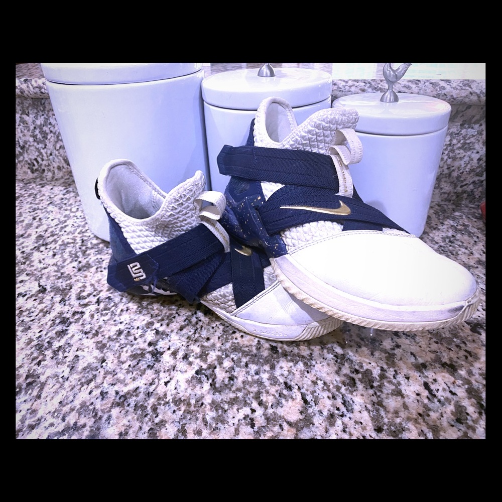 Lebron boys shoes